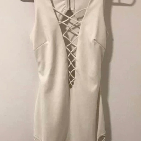 Is very seductive white dress 😁 - Picture 3 of 3